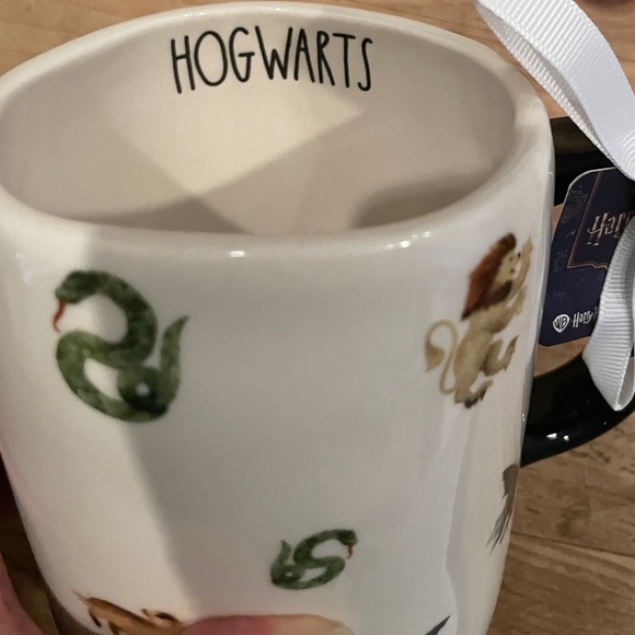 NWT Harry Potter Rae Dunn Hogwarts Mug 4 Houses 2024 Release Collectible - Picture 4 of 5